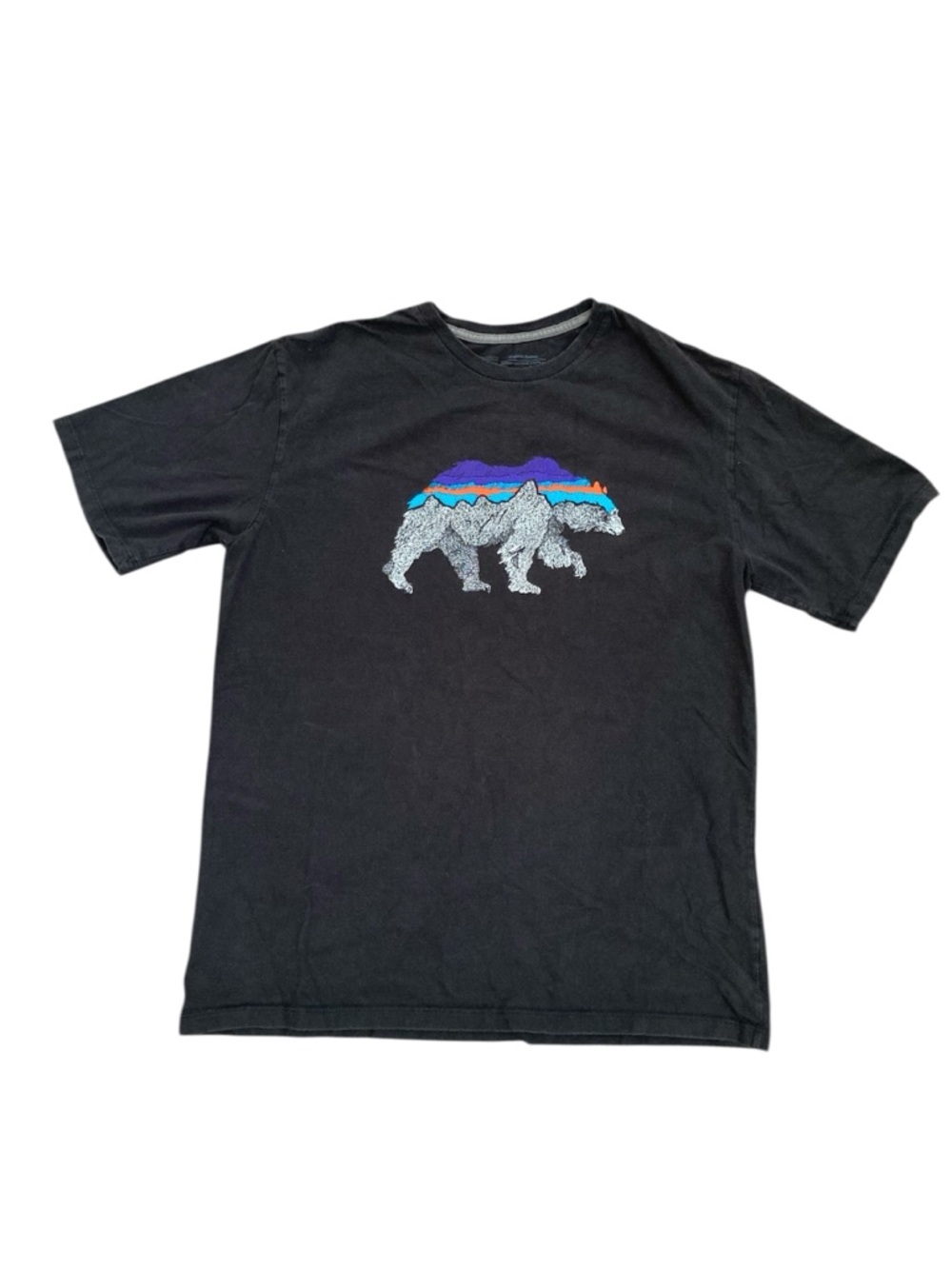 Patagonia Bear 100% Organic Cotton Sz Medium Regular Mens Black T-Shirt Grizzly